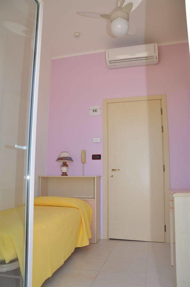 Hotel Teti Белларія-Іджеа-Марина Екстер'єр фото